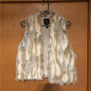 Forever 21 Shaggy Faux Fur Vest - Multi-Tonal Neutral - Size Medium (EUC)